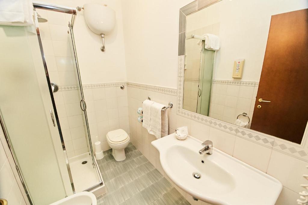 Bagno privato di una camera dell'Hotel Vulci