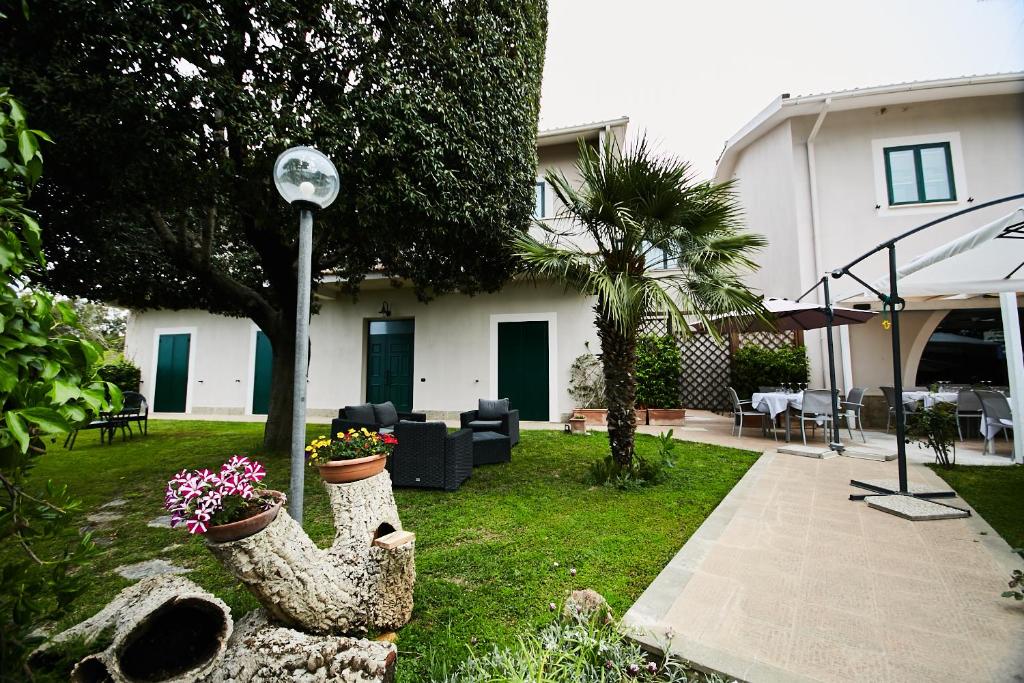 Giardino attrezzato dell'Hotel Vulci
